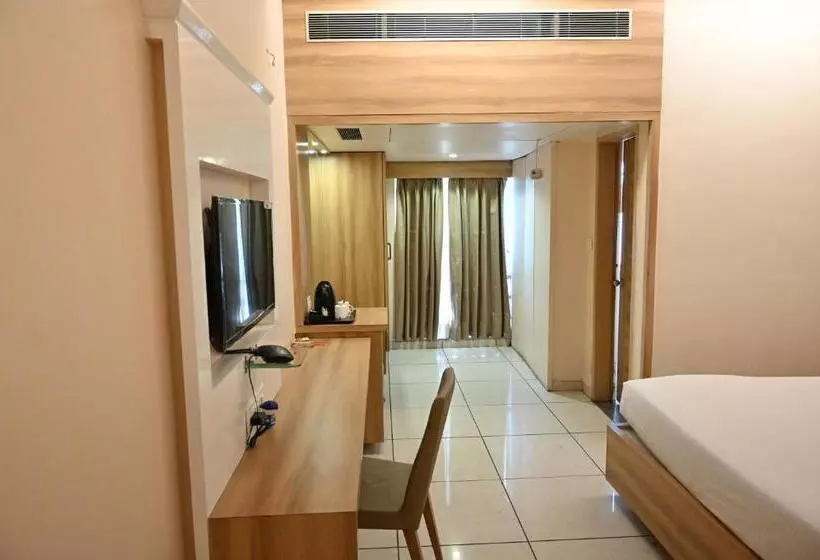 Hotelli Rang Lords Inn Bharuch