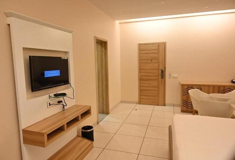 Отель Rang Lords Inn Bharuch