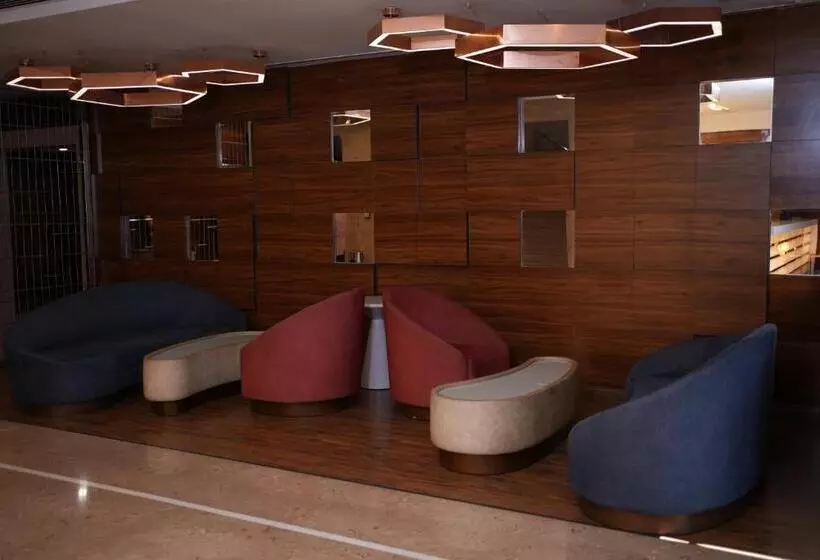 Hotelli Rang Lords Inn Bharuch