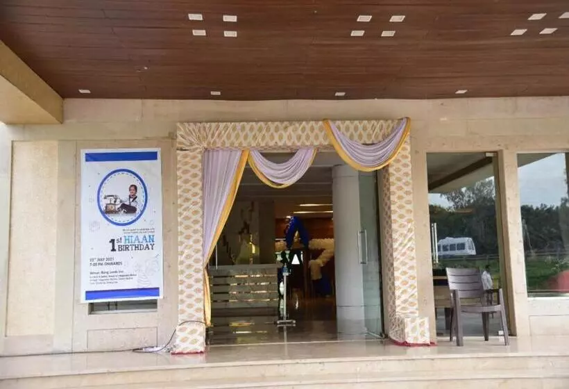 Hotelli Rang Lords Inn Bharuch