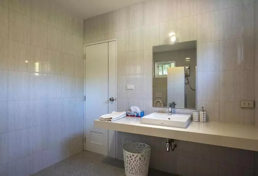 Retkeilymaja Corsita Resort Koh Mak