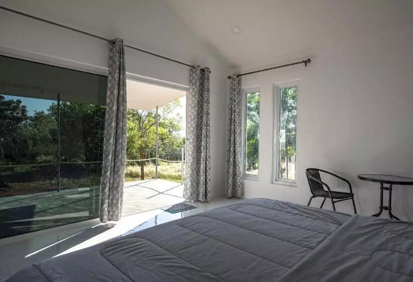 Retkeilymaja Corsita Resort Koh Mak