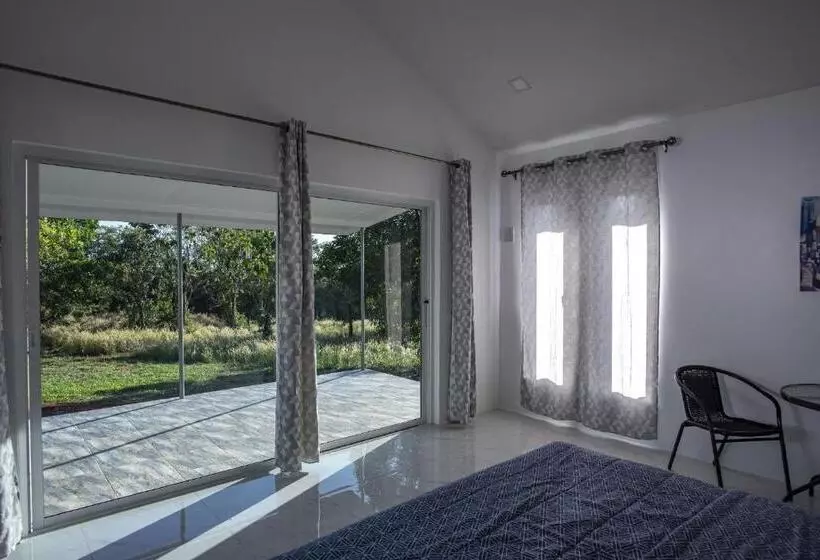 Retkeilymaja Corsita Resort Koh Mak