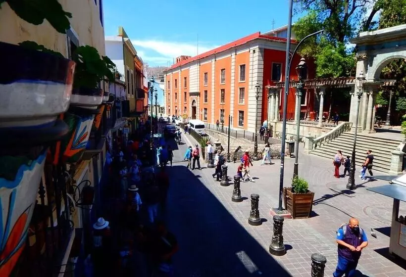 هتل Casa Jardín Reforma