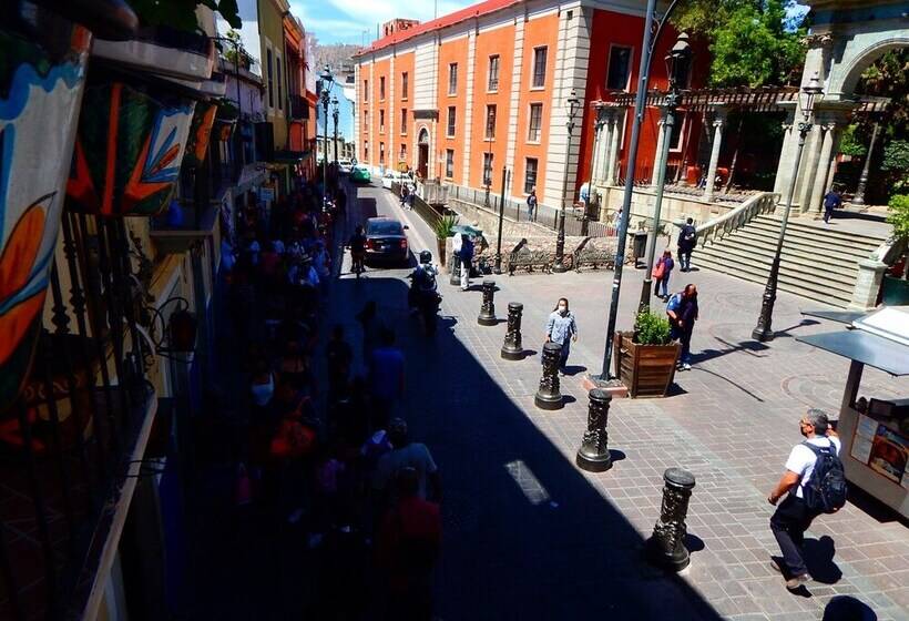 هتل Casa Jardín Reforma