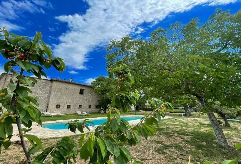 Hotelli Exclusive Pool Open All Year Spoleto Biofarm Slps 8 Village Shops, Bar1 Km 4