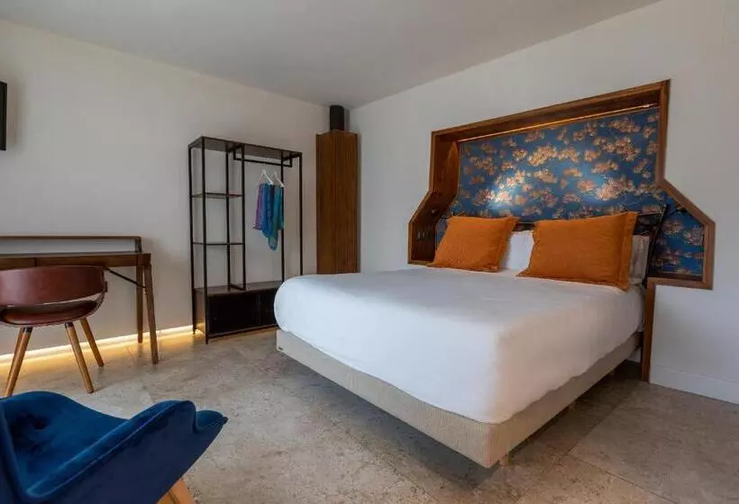 Hotelli Poeta Jorge Manrique