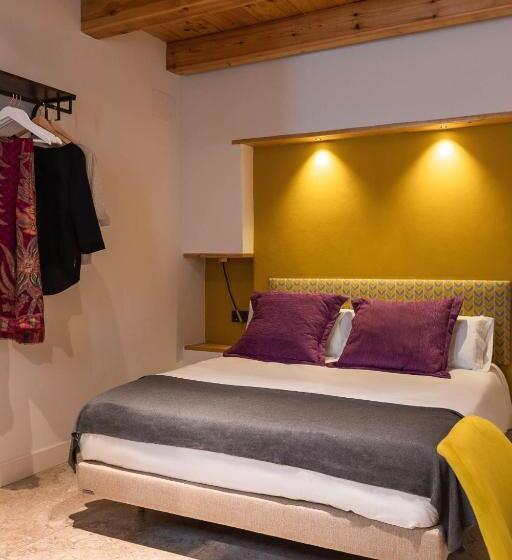 ホテル Poeta Jorge Manrique