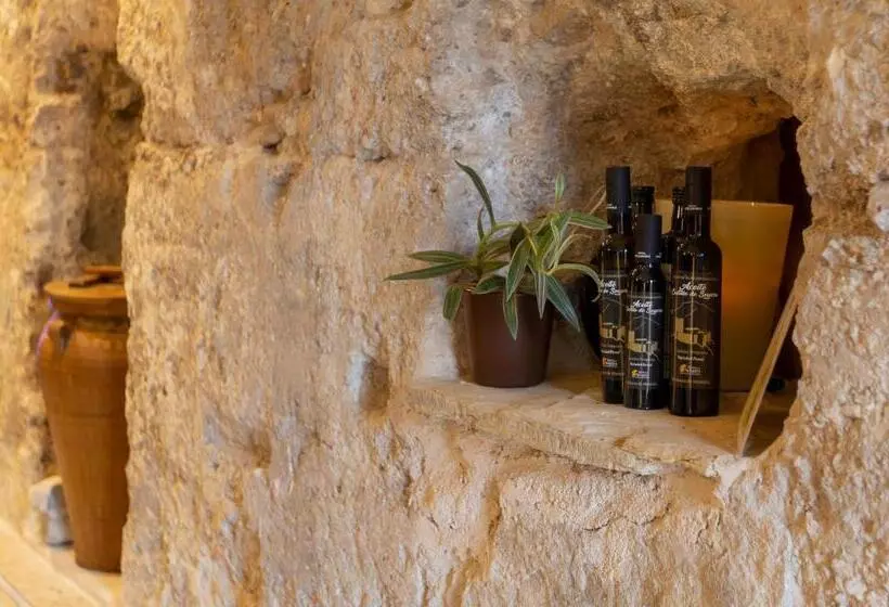 Hotelli Poeta Jorge Manrique