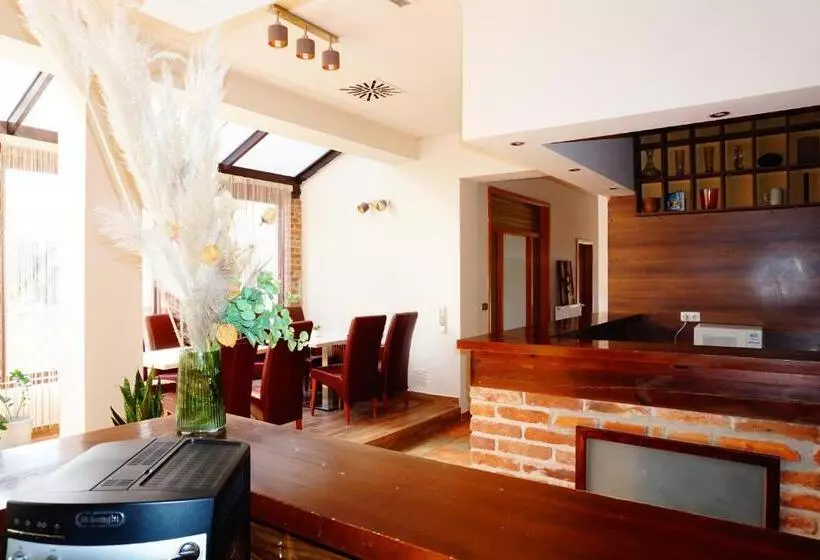 Aamiaismajoitus (B&B) Centro Panzió