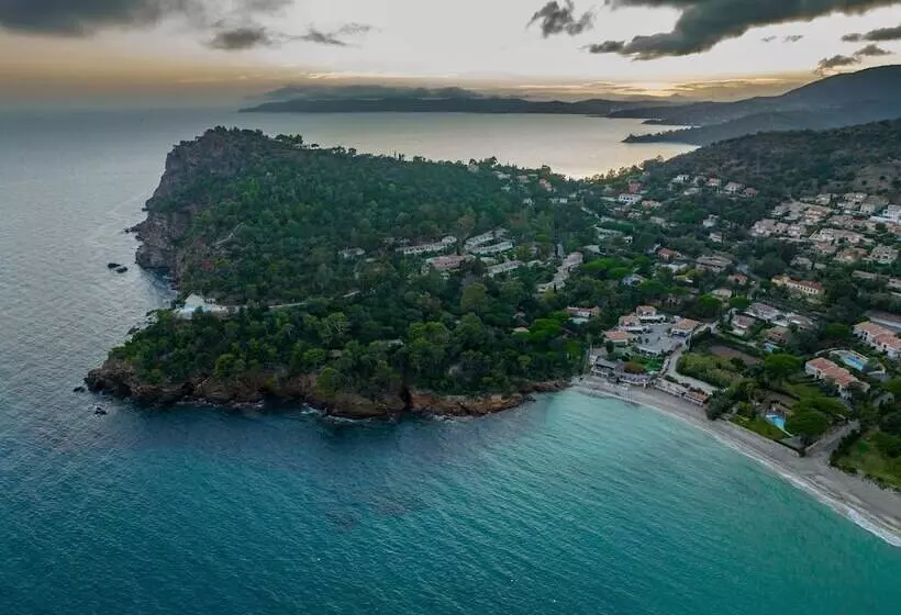 Hotelli Akwabay   Les Villas Du Cap