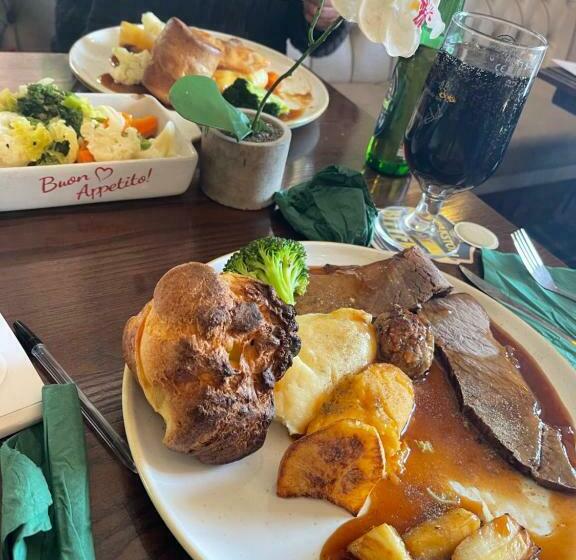 בית מלון כפרי Urban Escape By Victoria Gardens