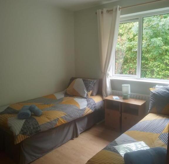 مبيت وإفطار Moorings Greenway