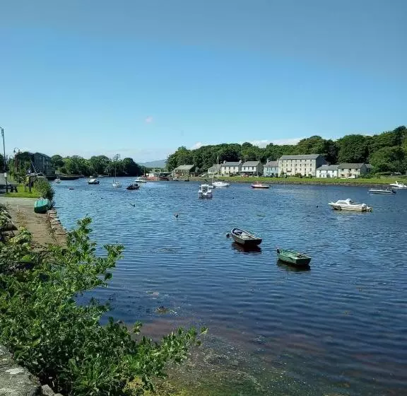 Aamiaismajoitus (B&B) Moorings Greenway