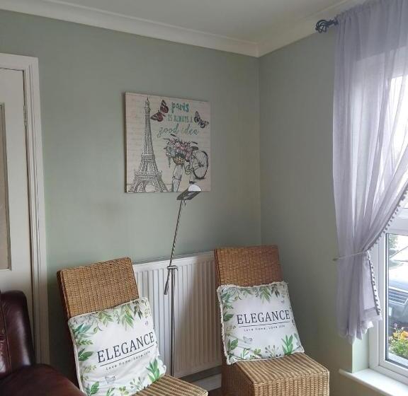 مبيت وإفطار Moorings Greenway