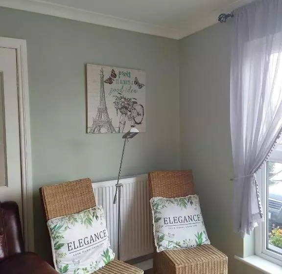 Aamiaismajoitus (B&B) Moorings Greenway