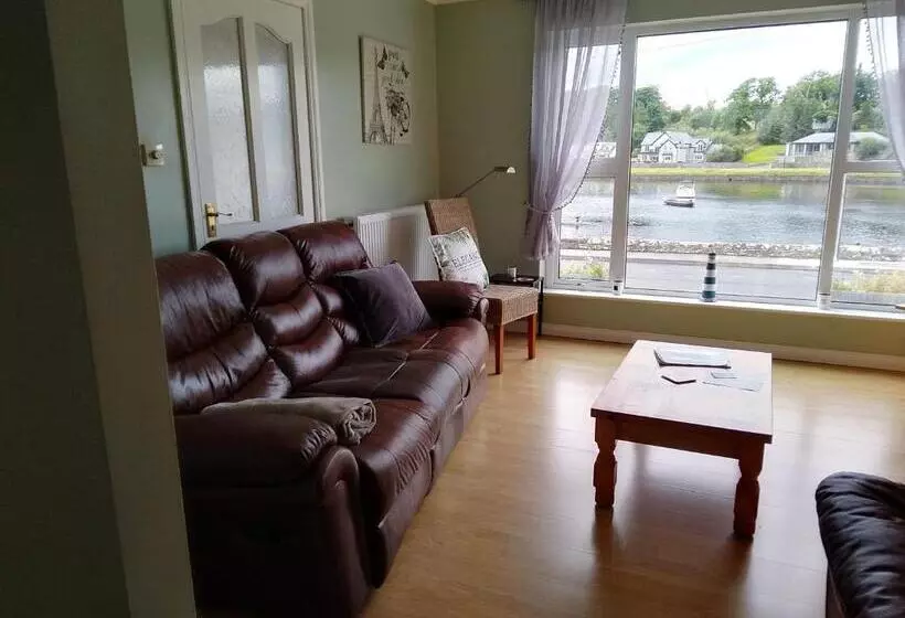 Aamiaismajoitus (B&B) Moorings Greenway