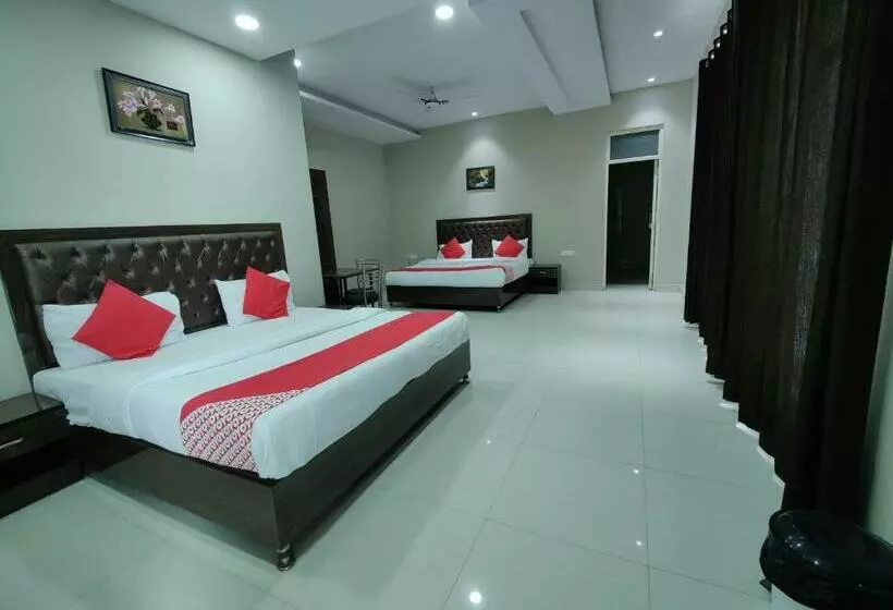 Hotelli Kailash Mansarovar And Banquet Hall