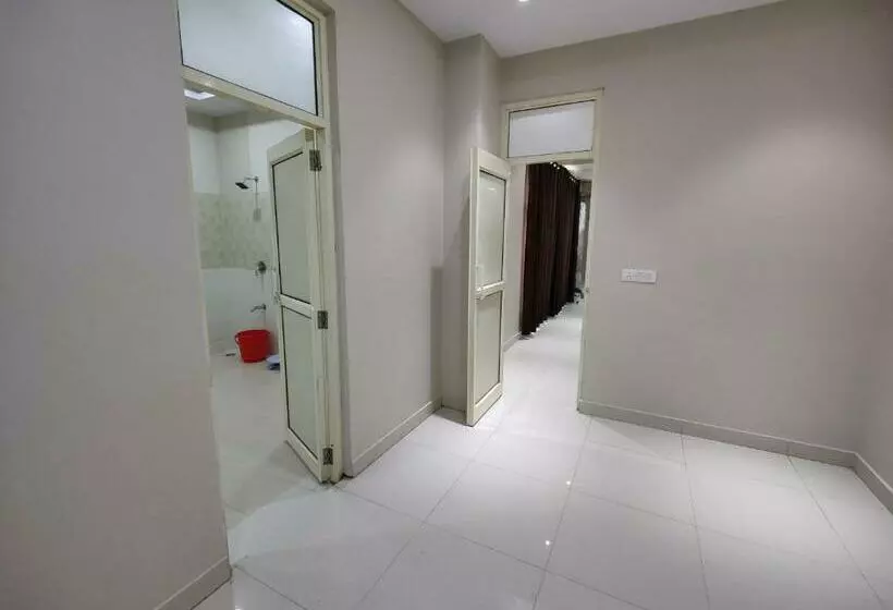 Hotelli Kailash Mansarovar And Banquet Hall