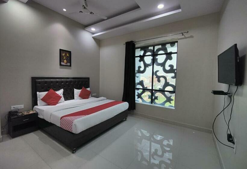 ホテル Kailash Mansarovar And Banquet Hall