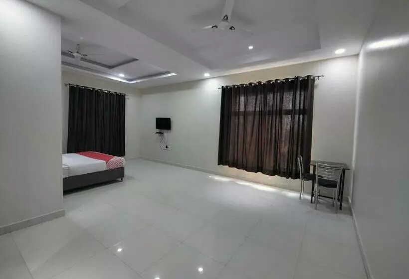 Hotelli Kailash Mansarovar And Banquet Hall