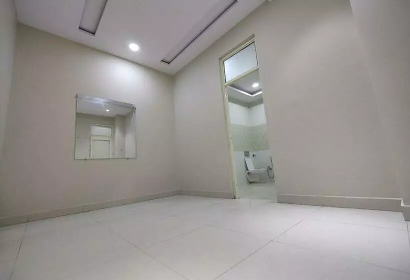 Hotelli Kailash Mansarovar And Banquet Hall