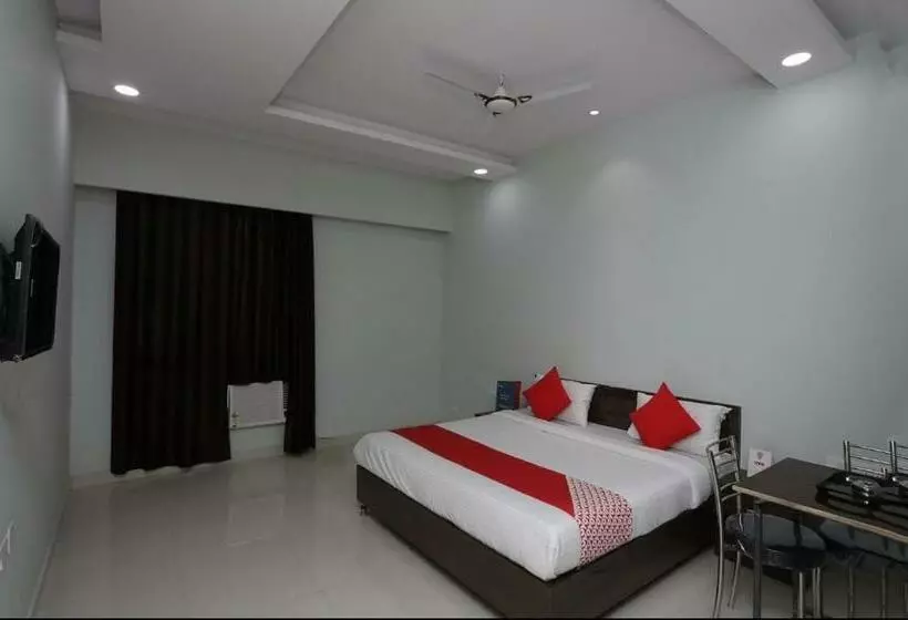 Hotelli Kailash Mansarovar And Banquet Hall