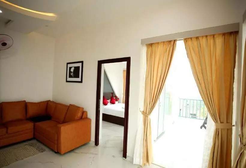 Hotelli Paadi Holidays Ramakkalmedu