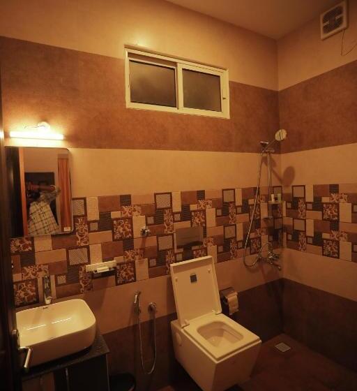 בית מלון כפרי Paadi Holidays Ramakkalmedu