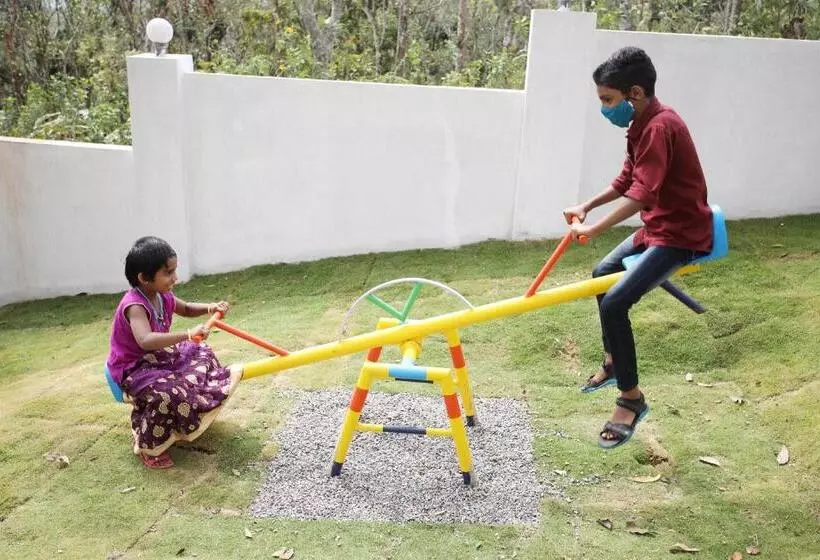 Hotelli Paadi Holidays Ramakkalmedu