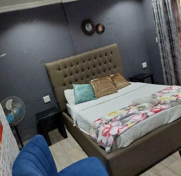 Nsuku Bed And Breakfast