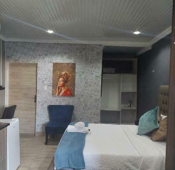 Nsuku Bed And Breakfast