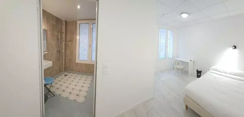 هتل Corona Lourdes