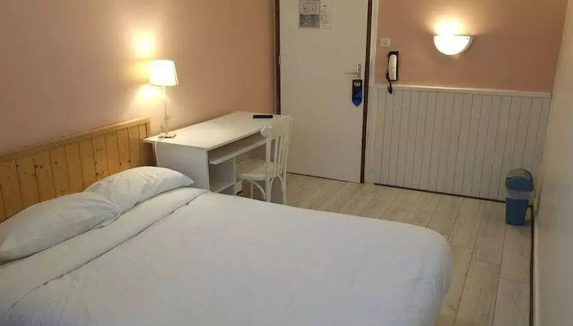 هتل Corona Lourdes