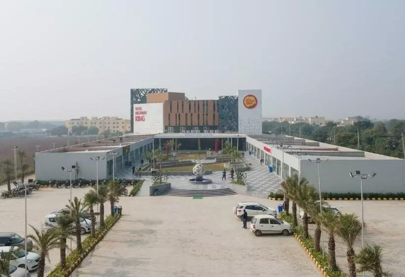 ホテル Highway King Bilaspur