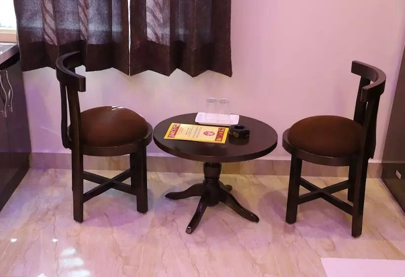 Airport Hotel Shivaka Inn