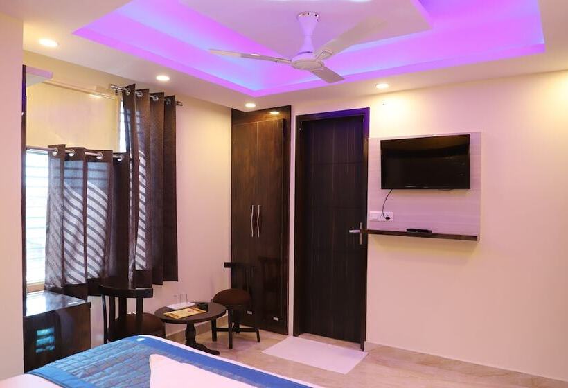 Airport Hotel Shivaka Inn