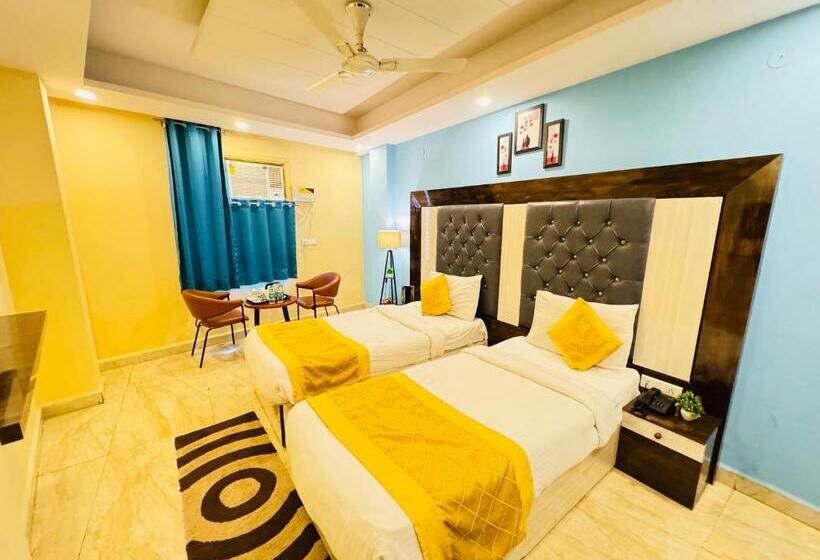 Airport Hotel Shivaka Inn