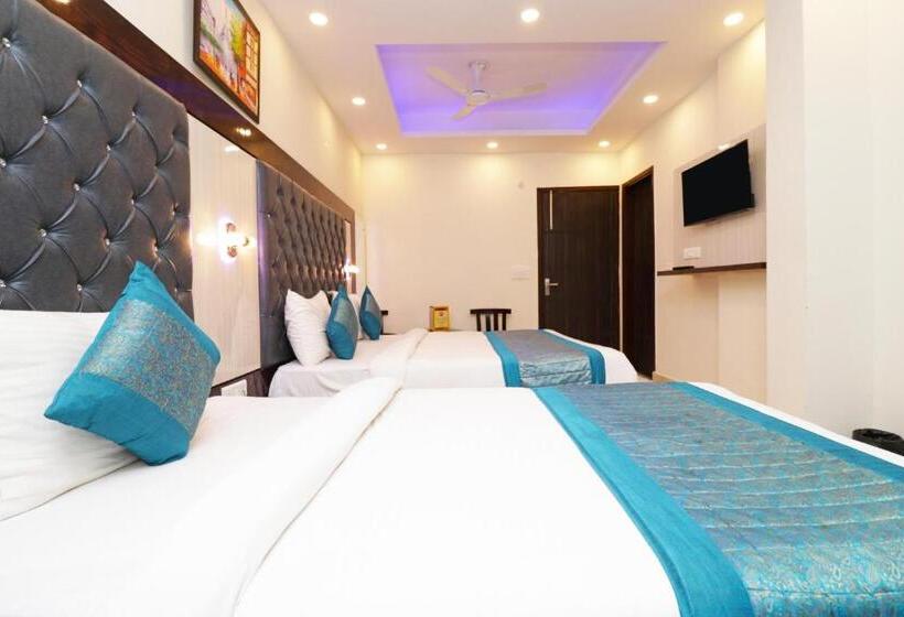 Airport Hotel Shivaka Inn