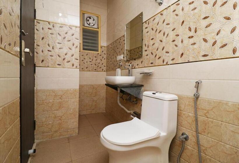 Airport Hotel Shivaka Inn