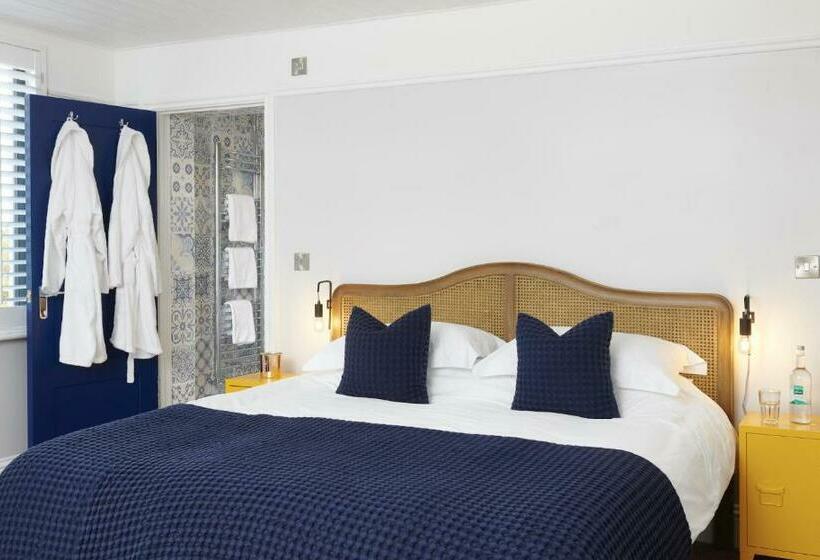 هتل The Jolly Sportsman