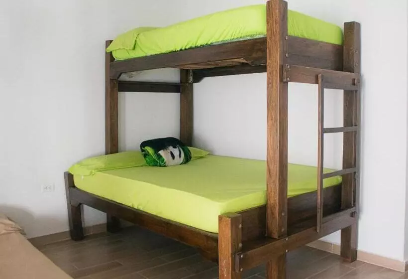 ホテル Zabdi Coveñas