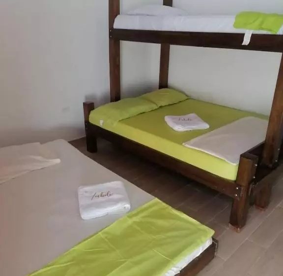 ホテル Zabdi Coveñas