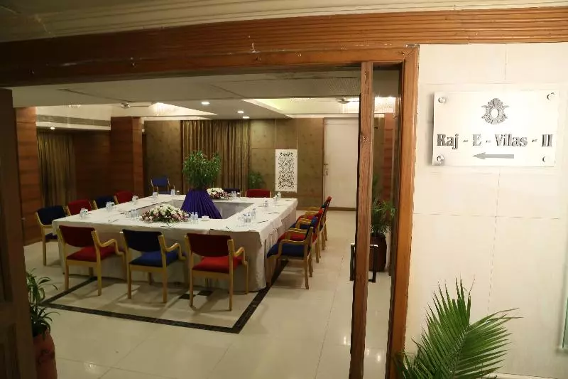 هتل Amar Vilas Indore