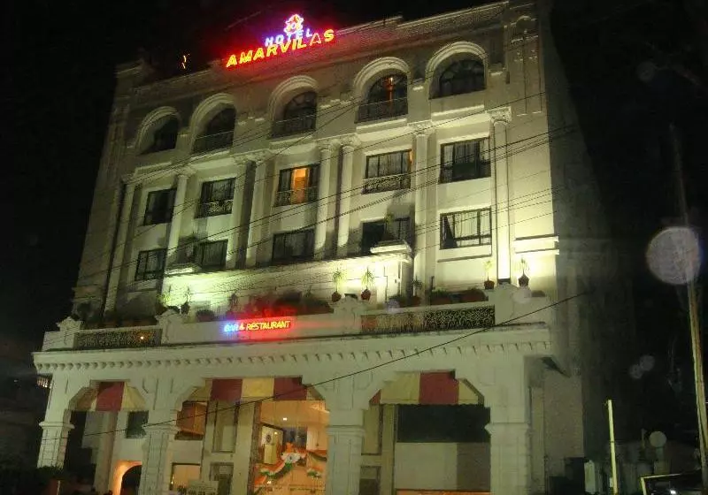 هتل Amar Vilas Indore