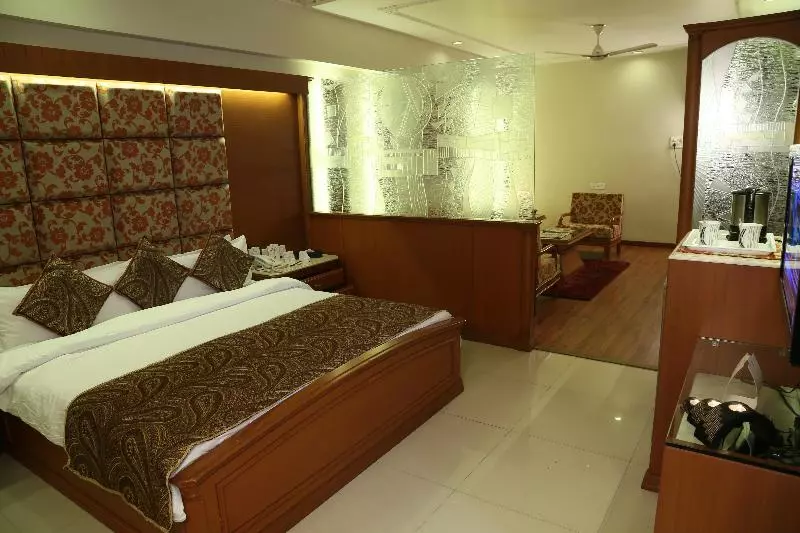 هتل Amar Vilas Indore