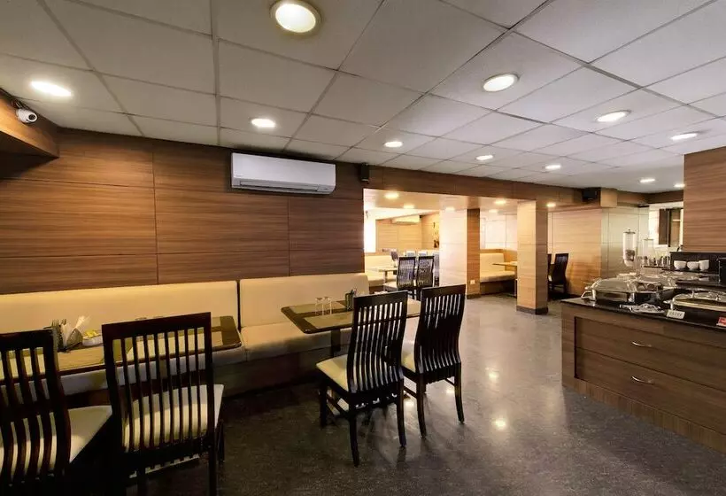 فندق Central Beacon