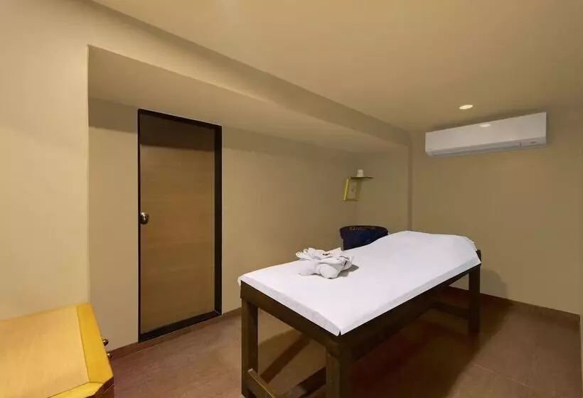 فندق Central Beacon