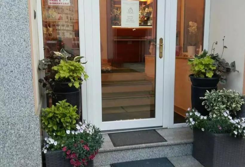 בית מלון כפרי Isabell Győr