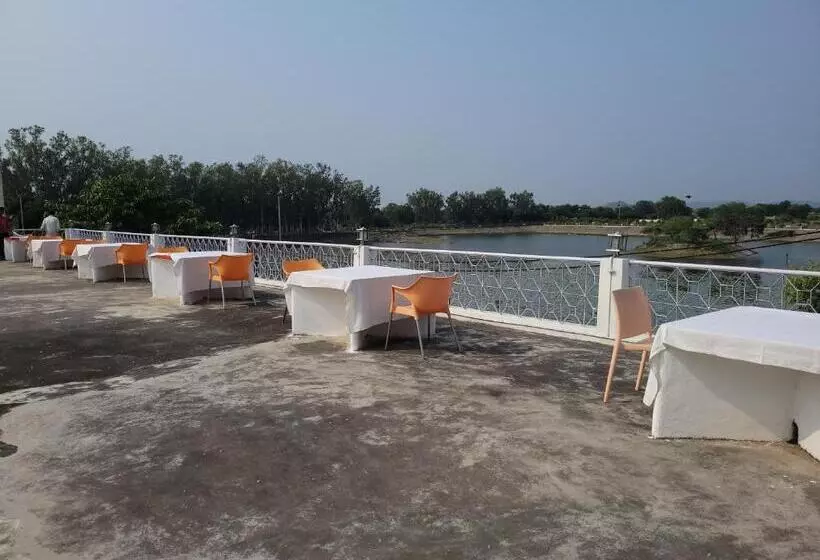 هتل Lakeside